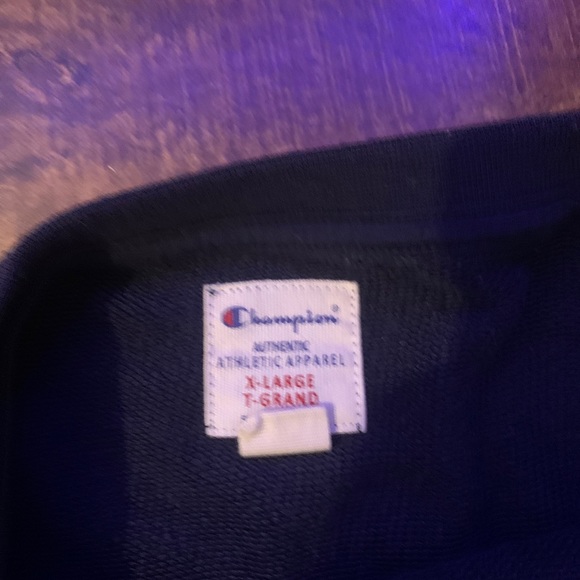 men’s dark blue champion crew neck - Picture 2 of 2